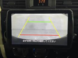 【バックモニター】後ろのカメラの映像がモニターに映し出されるので、後方の見えない死角や、障害物との距離感などもしっかり安全確認することができます！