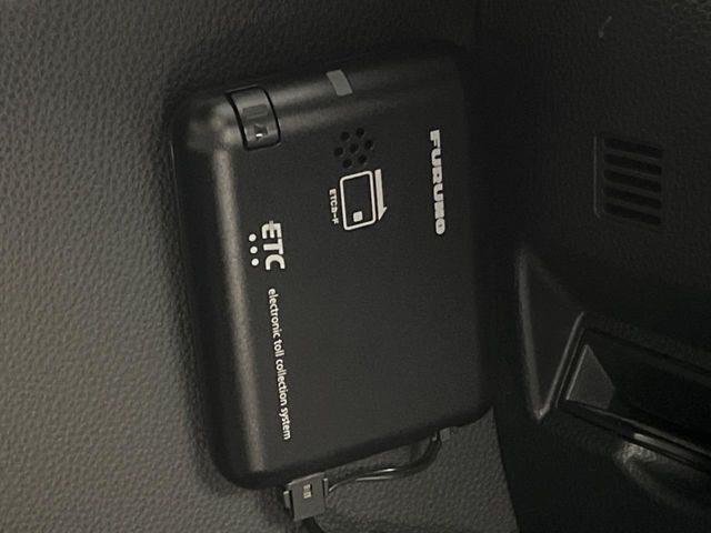 【ETC】高速道路の料金所をストレスなく通過！話題のスポットやサービスエリアに多い「スマートIC」利用時は必須のアイテムです。当店でセットアップを実施、ご納車当日からすぐにご利用いただけます！