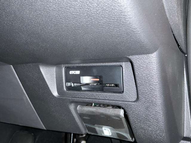 ここにETC付いております。高速道路の料金所もスイスイ♪　ETCカードの申し込みは日産カードがおすすめ！！！「安心」「おトク」「便利」で皆さまのカーライフをサポートする特典満載のカードです。