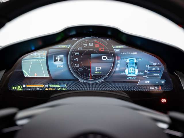運転に必要な情報を分かりやすく表示するフルデジタルコクピットが採用されております