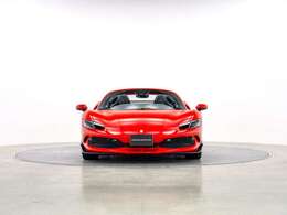 ボディカラーはRosso Corsa