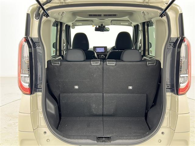 【トランク】積み込みやすくて、たっぷり積める荷室です。シートアレンジできるものは、乗車人数と荷物の量や大きさによってシートを動かすことができるので、より快適なドライブが可能です！