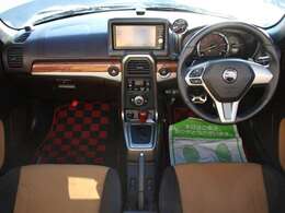 すっきりとしたコペンらしいデザインのダッシュ回り！フロントビューの視認性もよく運転しやすいと思います★