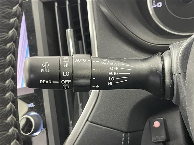 【ワイパー＆ウォッシャー】ワイパーを作動させたり、ウォッシャーを作動させたりすることができます。