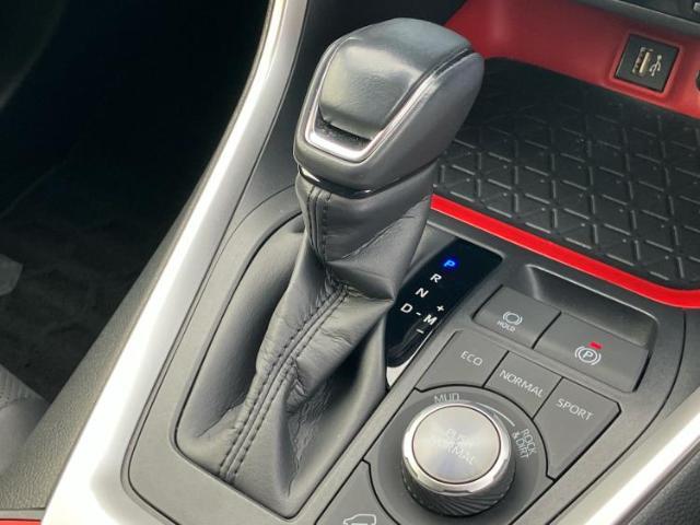 お車に合わせて無料保証以外にも、保証範囲、期間、距離を拡充させた有料保証もご用意しております！中古車の購入が初めてで不安・・・というお客様もご安心ください！