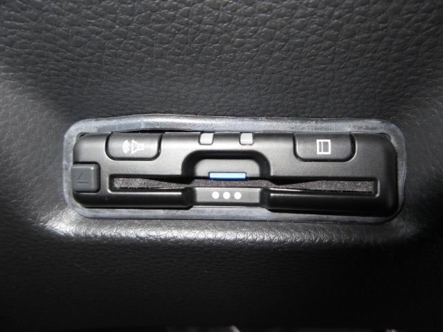 今や必需品のETCが付いています！ETCを使えば土日祝日割や深夜割などのメリットを受けることができます。（※注、ETCセットアップ費用は含まれておりません。別途必要となります。