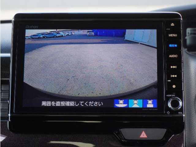 ◆バックカメラ◆リバースにするだけで映ります、後方の安全確認や、狭い駐車場での車庫入れ、雨の日や夜間など視界の悪い時に便利です！安全にバックする為には欠かせない装備です。