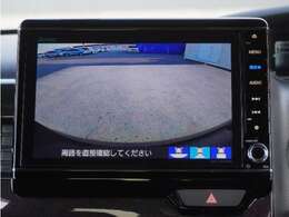 ◆バックカメラ◆リバースにするだけで映ります、後方の安全確認や、狭い駐車場での車庫入れ、雨の日や夜間など視界の悪い時に便利です！安全にバックする為には欠かせない装備です。