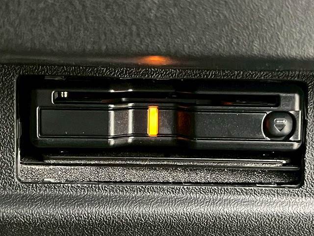 ETC装備。土日の利用料金の割引や、朝夕の通行料金を割引料金で高速道路をお楽しみいただけます。