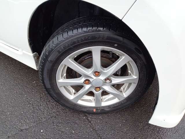 気になる車はすぐにお問い合わせください！画面右側の0066から始まる無料ダイヤルからお問い合わせ下さい！専門スタッフがお車のご質問にお答えいたします！