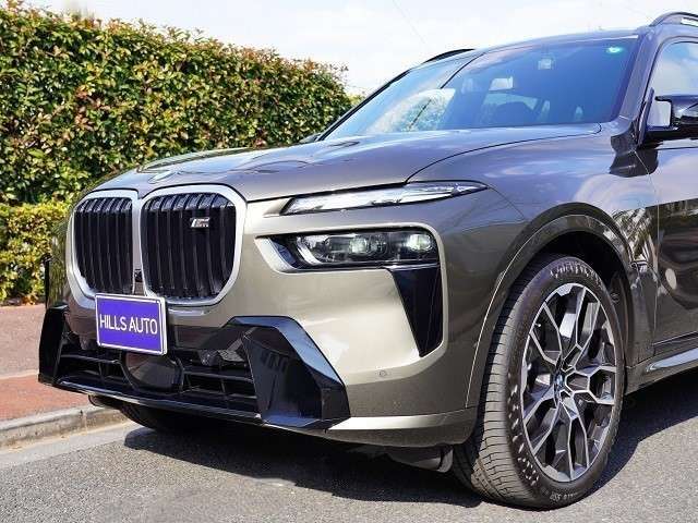 BMW X7 M60i xドライブ 4WD マンハッタン (メタリック)