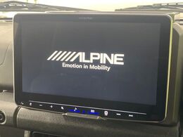 【ディスプレイオーディオ】お持ちのスマホやMP3プレイヤーとの無線接続で音楽再生が可能！コードで繋ぐわずらわしさも無く、手軽にお気に入りの音楽を楽しめます。