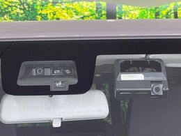 【スズキ　セーフティサポート】走行中に前方の車両等を認識し、衝突しそうな時は警報とブレーキで衝突回避と被害軽減をアシスト。より安全にドライブをお楽しみいただけます。