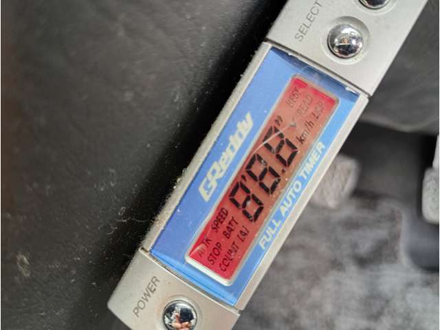 アフターアイドリングは大事ネ！ということでタイマーをつけるのも流行りましたね。今でも同様の製品の取り付けの相談は地味にあります。当店での皆さんからの名称はターボタイマーと言われることが多い装置ですね！