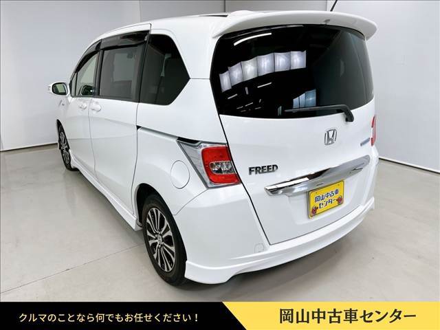 小回りのきくコンパクトボディ3列シート車なのに、大きすぎない4.215mの全長。細道や狭い駐車場でも運転ラクラク。買物や送り迎えなどで、ママにもムリなく使えるサイズです。