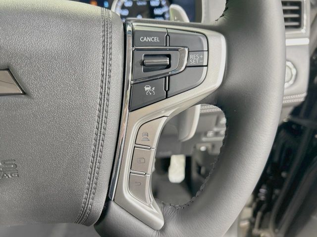 【レーダークルーズコントロール】高速道路での長距離走行が楽に！！自動で速度を保つクルーズコントロールが、衝突軽減システムと連携し、前方の車両を感知して車間を保つように速度調節してくれます！！