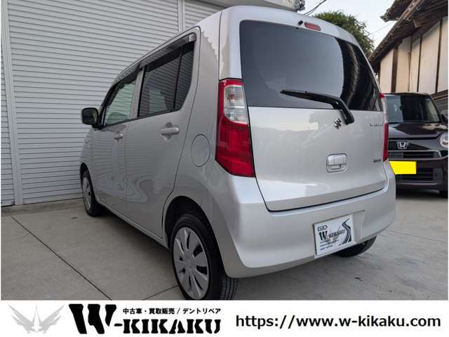 年式相応の小傷がありますが、目立った大きな傷はありません。