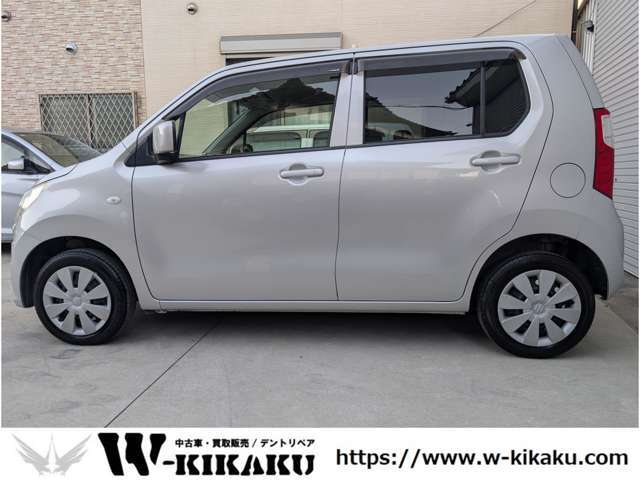 年式相応の小傷がありますが、目立った大きな傷はありません。