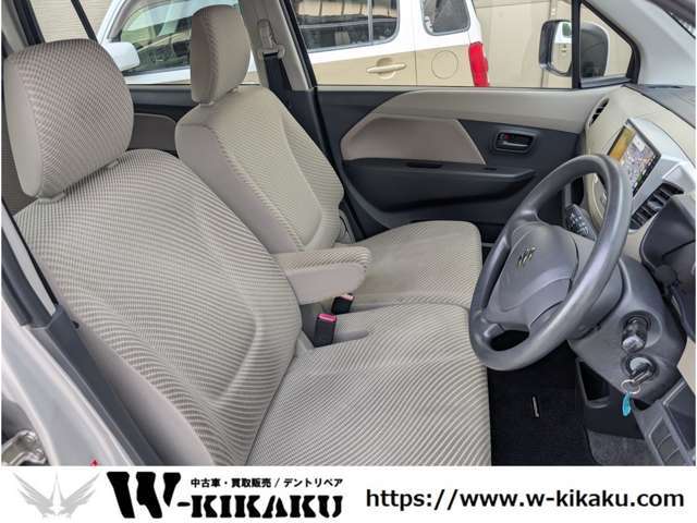 内装、経年劣化による多少の汚れはありますが全体的にキレイです！