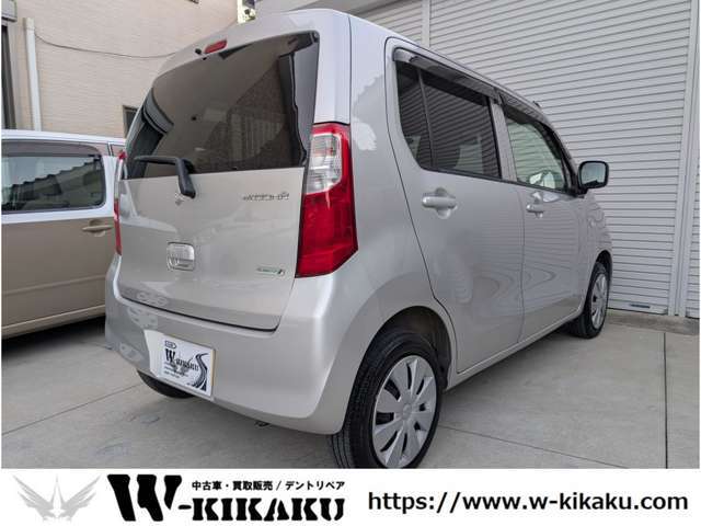 年式相応の小傷がありますが、目立った大きな傷はありません。