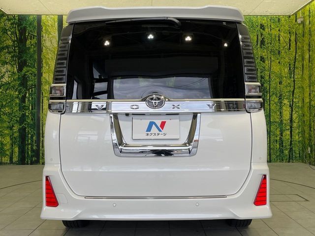 安心の最長10年・走行無制限保証（有償）をご用意。保証内容も充実はもちろん、無料点検＆オイル交換や、年中無休の全国・24時間ロードサービスも付帯されておりますのでご安心下さい。