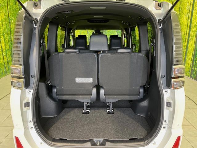 普段のお買い物や通勤、送迎等に十分な荷室スペースを確保しております。セカンドシートを倒すと、大きな荷物の積載も可能です♪
