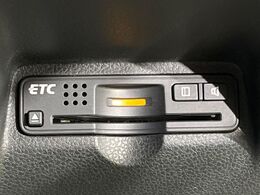 【ETC】高速道路の料金所をストレスなく通過！話題のスポットやサービスエリアに多い「スマートIC」利用時は必須のアイテムです。当店でセットアップを実施、ご納車当日からすぐにご利用いただけます！