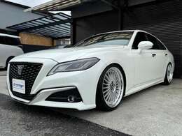 大人のラグジュアリーカスタムセダンの完成です！是非実際に車両をご覧になってください！