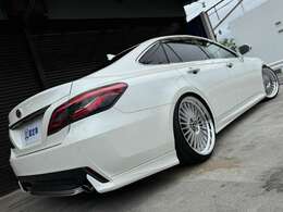 カスタム多数のクラウンハイブリッド特別仕様車Sスポーツスタイルの入庫です！