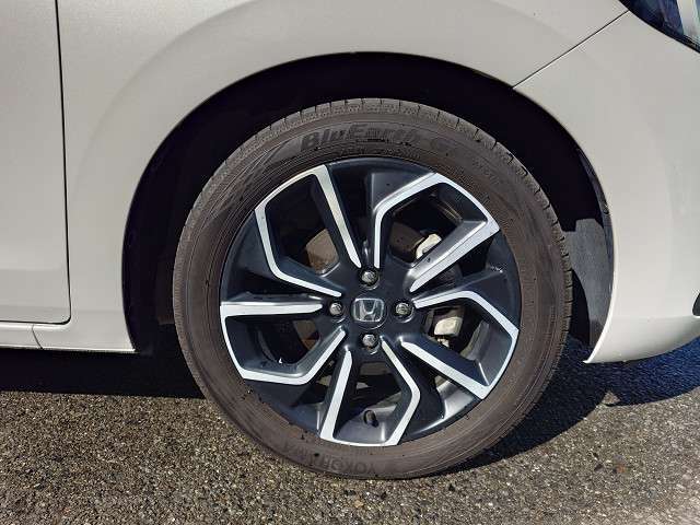 純正9型ナビTV　バックカメラ　ホンダセンシング　衝突軽減　レーダークルーズ　レーンキープ　ハーフレザーシート　LEDヘッド　前後コーナーセンサー　スマートキー　純正アルミ　純正前後ドラレコ　禁煙車