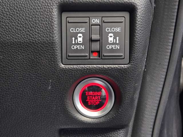 【運転席操作部】快適なドライブを楽しむための機能が装備されています！運転席から触れるので、使いやすいです！除菌プランいれていただくと、さらに清潔で安心していただけます！