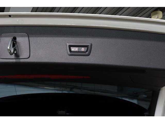 自動車保険も純正のクオリティをお届け致します。正規ディーラーのみが取り扱い可能な、BMWオーナー様専用自動車保険をご用意致しております。正規ディーラーでご購入を頂いたオーナー様のみがご加入頂けます。