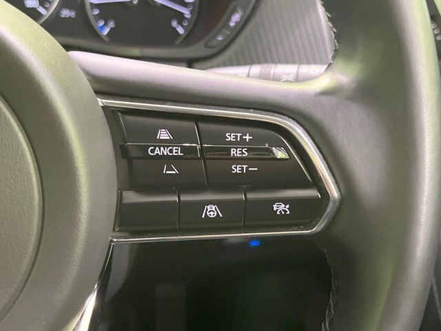 【マツダ・レーダークルーズコントロール】高速道路での長距離走行が楽に！自動で速度を保つクルーズコントロールが、衝突軽減システムと連携し、前方の車両を感知して車間を保つように速度調節してくれます！！