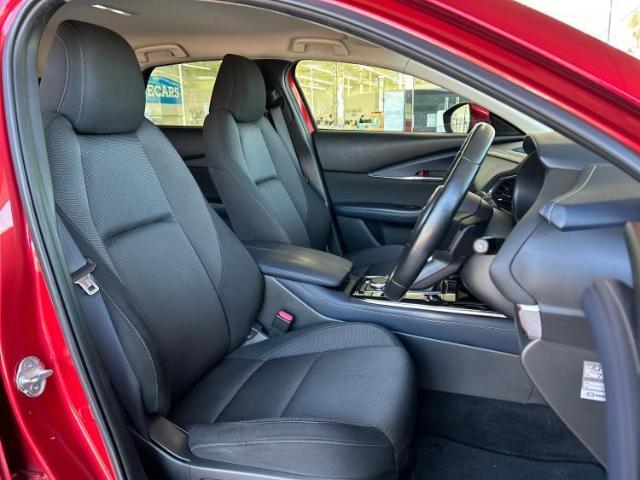 「この車の写真をもっと見たい」「状態が気になる」「この装備はついている？」どんな小さな疑問でもお気軽にお問い合わせください！