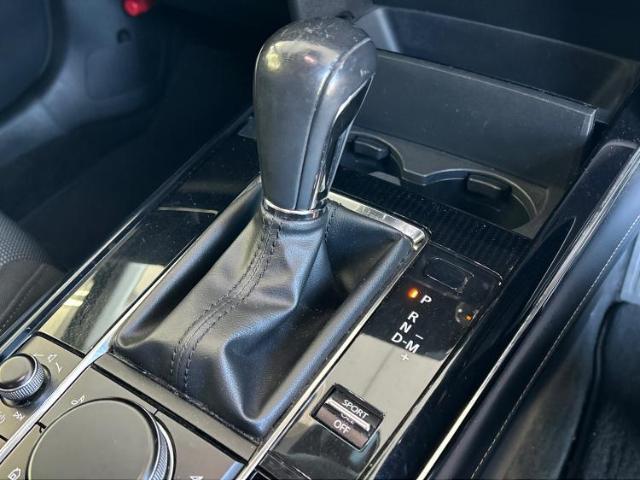 国産車から輸入車まで多様なお客様のニーズのお応えできるように、全国規模で豊富な在庫展開！車のことならWECARSへ！