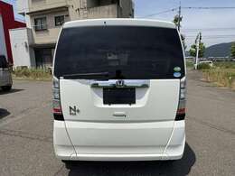 室内展示場を完備しておりますので、天候の悪い日でもゆっくりと車両をご覧下さい。