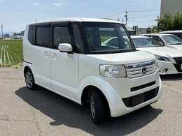 車両の品質管理は室内展示場を完備しておりますので、品質を保った状態の車両をご覧いただけます。