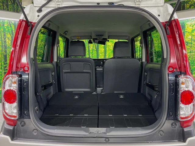 普段のお買い物や通勤、送迎等に十分な荷室スペースを確保しております。セカンドシートを倒すと、大きな荷物の積載も可能です♪