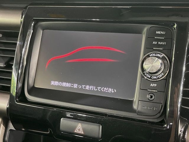 【純正ナビ】人気の純正ナビを装備しております。ナビの使いやすさはもちろん、オーディオ機能も充実！キャンプや旅行はもちろん、通勤や買い物など普段のドライブも楽しくなるはず♪