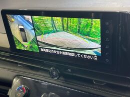 【アラウンドビューモニター】専用のカメラにより、上から見下ろしたような視点で360度クルマの周囲を確認することができます☆死角部分も確認しやすく、狭い場所での切り返しや駐車もスムーズに行えます。
