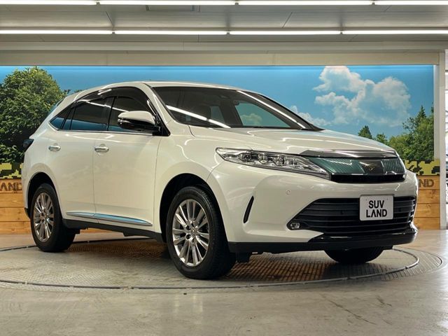 大好評のボディコーティング「弾スプラッシュコート」もご納車までに施工可能。通常のガラスコートと異なる、耐久年数6年の無機質ガラスコーティングが、ボディをキレイな状態に保ってくれます。