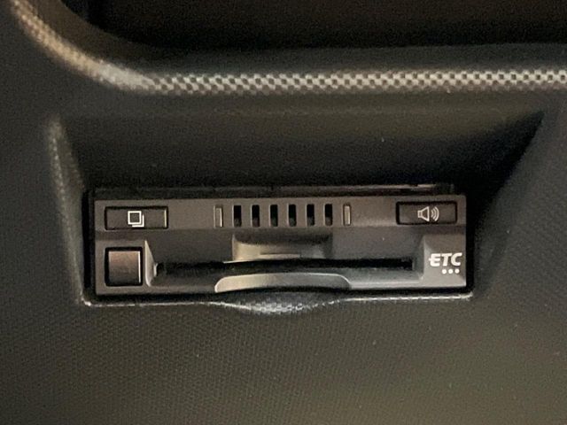 【ETC】高速道路の料金所をストレスなく通過！話題のスポットやサービスエリアに多い「スマートIC」利用時は必須のアイテムです。当店でセットアップを実施、ご納車当日からすぐにご利用いただけます！