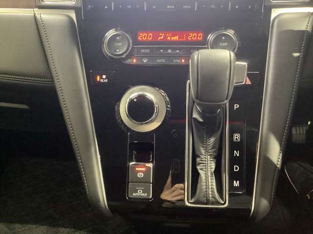 電動ブレーキとオートホールドも装備！