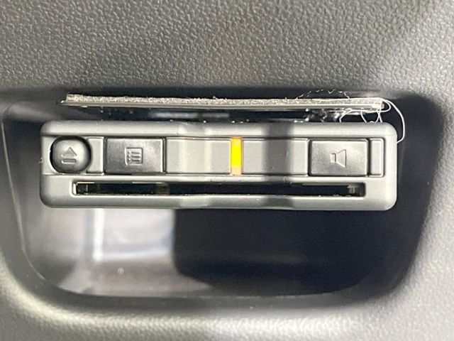 【ETC】高速道路の料金所をストレスなく通過！話題のスポットやサービスエリアに多い「スマートIC」利用時は必須のアイテムです。当店でセットアップを実施、ご納車当日からすぐにご利用いただけます！