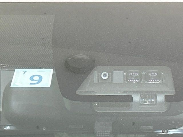 【トヨタセーフティセンス】走行中に前方の車両等を認識し、衝突しそうな時は警報とブレーキで衝突回避と被害軽減をアシスト。より安全にドライブをお楽しみいただけます。