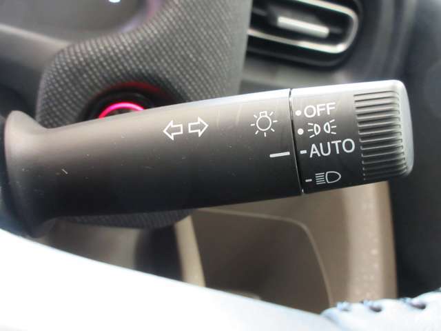 LEDヘッドライトは、オートライトコントロール付きなので、自動点灯でとっても便利です！！