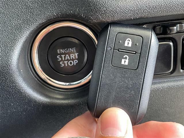 スマートキー（電子キー）を持っていれば、スイッチを押すだけでエンジンをかけることができます！
