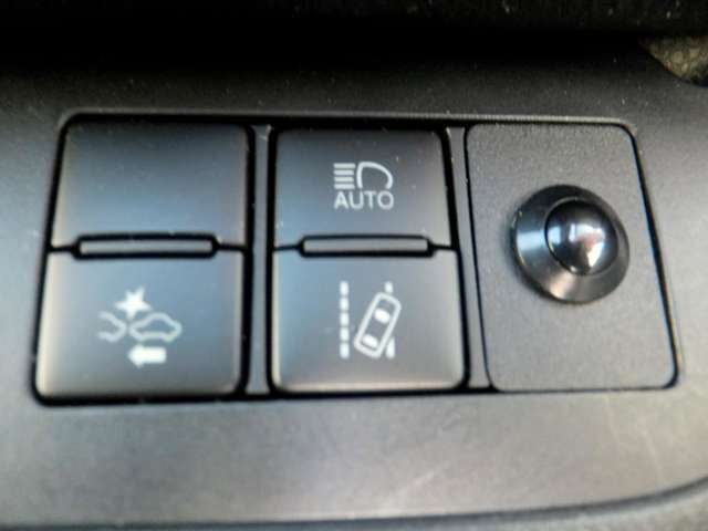 全国納車可能です♪　現車確認が難しいお客様には、詳細画像をお送りさせていただくことも可能です。担当スタッフに何なりとお申し付け下さい！なお、　提携陸送会社　よりご自宅までお届け致します。