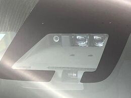 【トヨタセーフティセンス】走行中に前方の車両等を認識し、衝突しそうな時は警報とブレーキで衝突回避と被害軽減をアシスト。より安全にドライブをお楽しみいただけます。