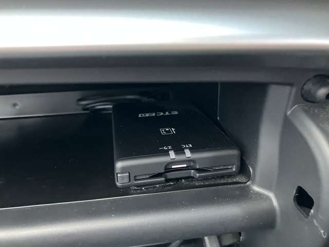 【ETC】高速道路がお得に乗れるETC付き、週末のドライブの幅が広がります。